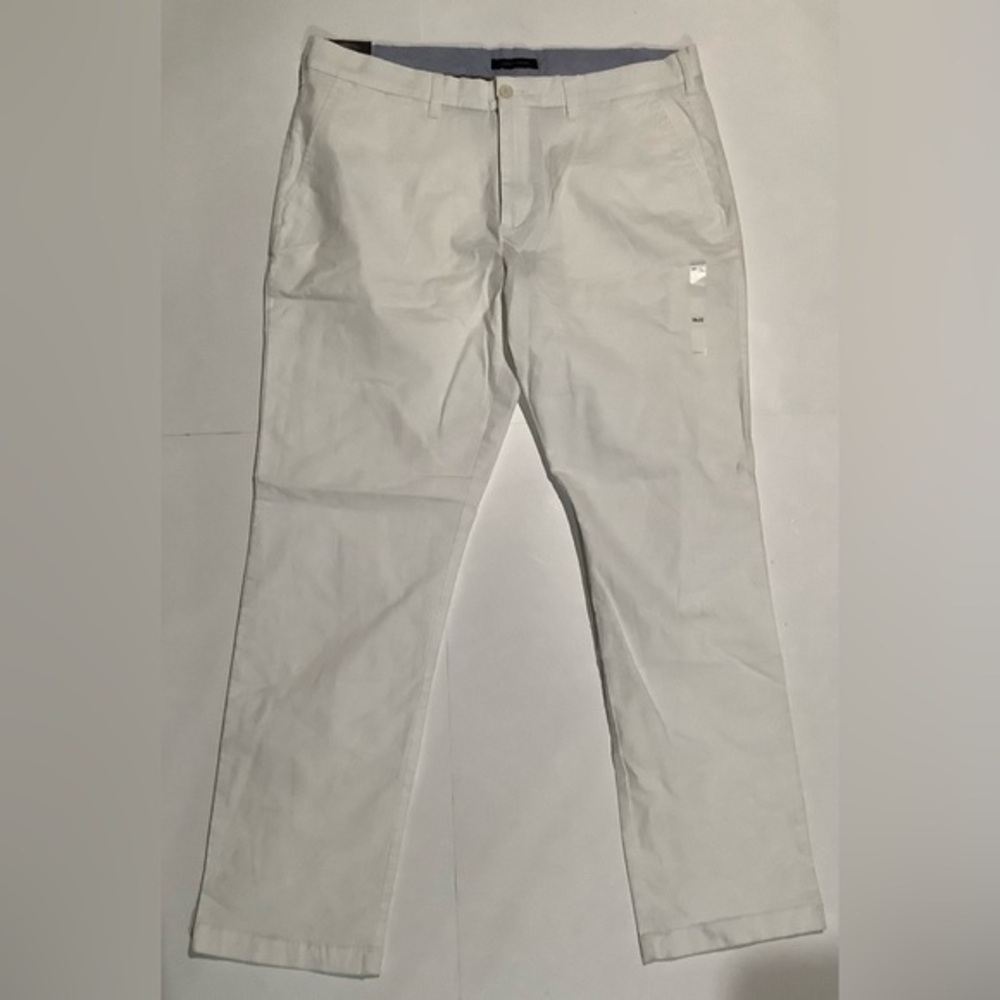 Tommy Hilfiger Men's Custom Fit Khaki Pants 38 x 33 NWT white Flat Front Chino
